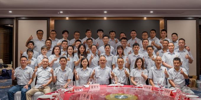 W pełni automatyczna maszyna do odlewania w odlewni 7