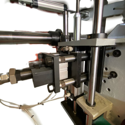 kupować DZ Hot Sale Industrial Factory Sand Core Shooting Machine do metalowego kranu z przenośnikiem produkcja online