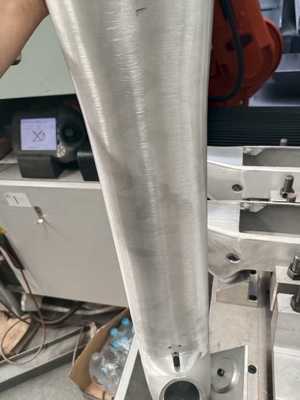 kupować Szlifierka obudów baterii aluminiowych z robotem FANUC do gratowania i wykańczania produkcja online