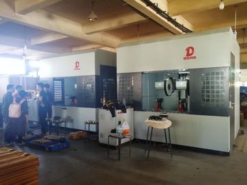 kupować W pełni automatyczna metalowa maszyna do polerowania CNC o prędkości 20 m / min z systemem robota . produkcja online