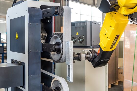 kupować Szlifowanie metalu o wysokiej elastyczności Maszyna do polerowania CNC Robotic Surface Electronic Power produkcja online