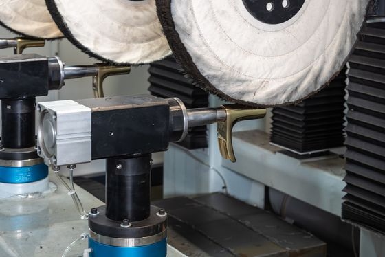 Programowalna tarcza polerska CNC do wykańczania powierzchni